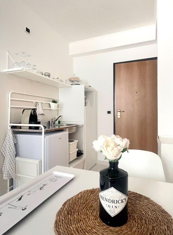 A Casa Di Pizz - Bilocale Con Parcheggio Privato Savona Exterior foto
